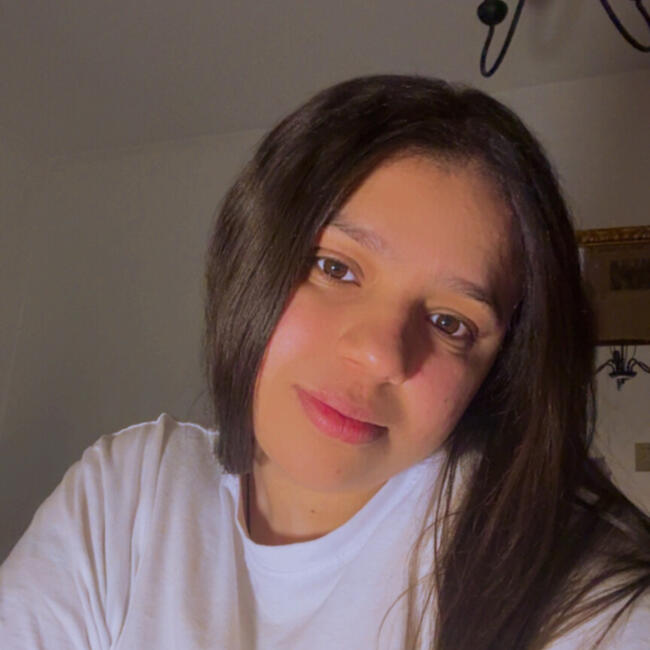 Babysitter in Piedrabuena: Yassmine