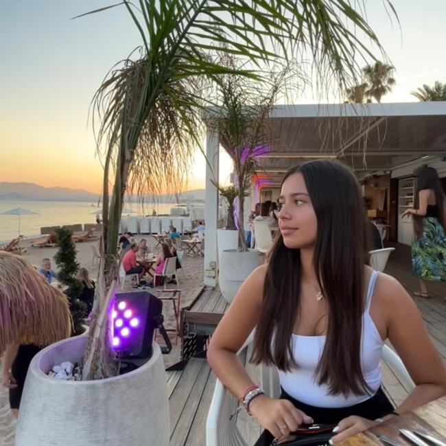 Babysitter in Louveciennes: Mathilde