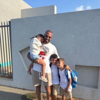Babysitting job in Tirat Carmel: babysitting job מיקי