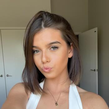 Babysitter in Central Coast: Bella