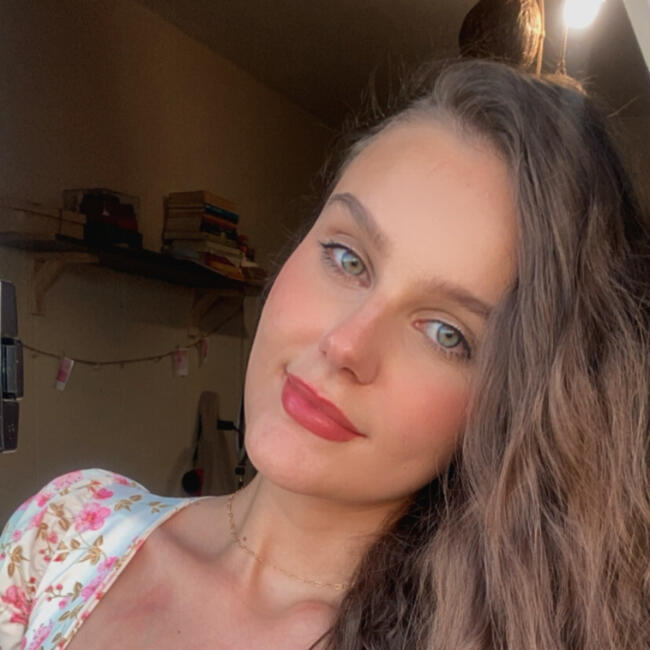 Babysitting job in Uberlândia: Jullia