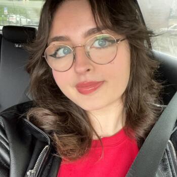 Babysitter in Paris: Chloe