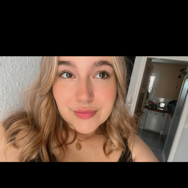 Babysitter in Gujan-Mestras: Eva