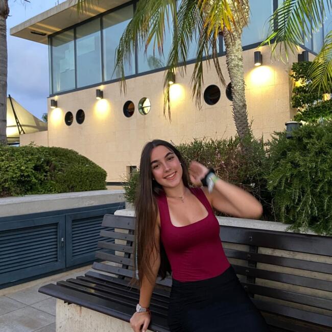 Babysitter in Elche: Ainhoa