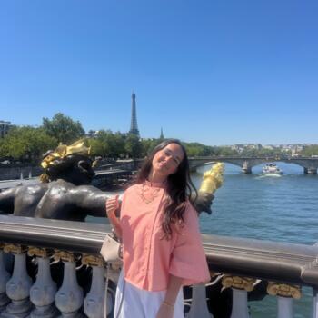 Babysitter in Saint-Marc-Jaumegarde: Alma