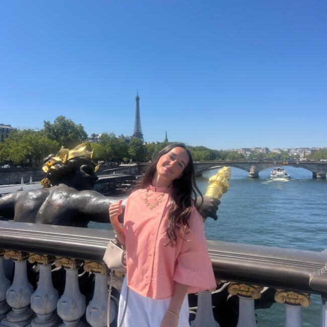 Babysitter in Saint-Marc-Jaumegarde: Alma
