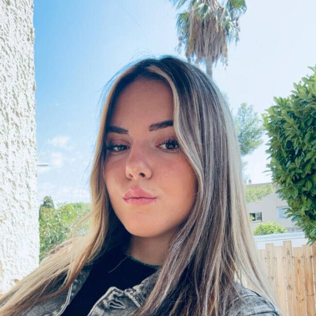 Babysitter in La Crau: Lea