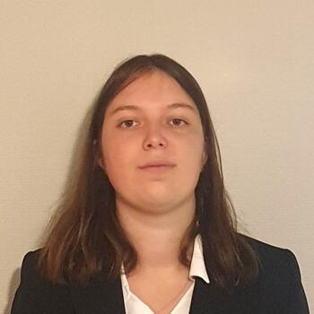 Babysitter in Tarbes: Adele