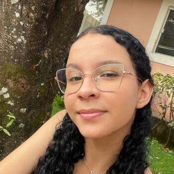 Babysitter in Praia Grande: Sabrina