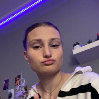 Babysitter in Combs-la-Ville: Marine