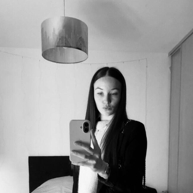 Babysitter in Saint-Pierre-de-Plesguen: Pauline