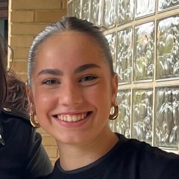 Niñera en Pamplona: June