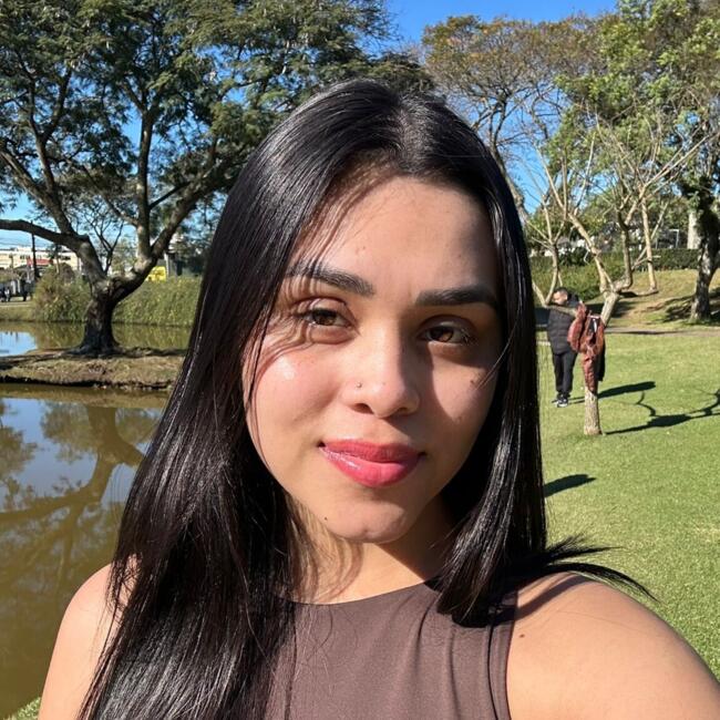 Babá em Balneário Camboriú: Geovana