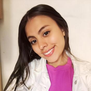 Niñera Pergamino: Leila