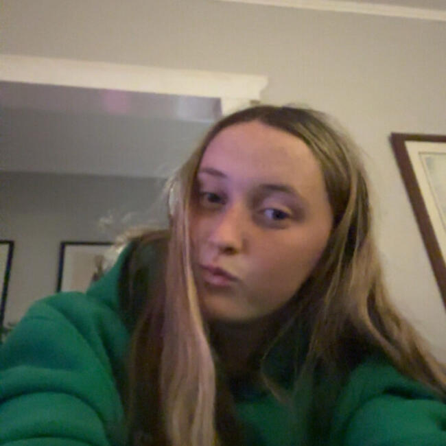 Babysitter in Castlemaine: Ainsley