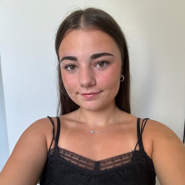 Babysitter in Pujaudran: Lola