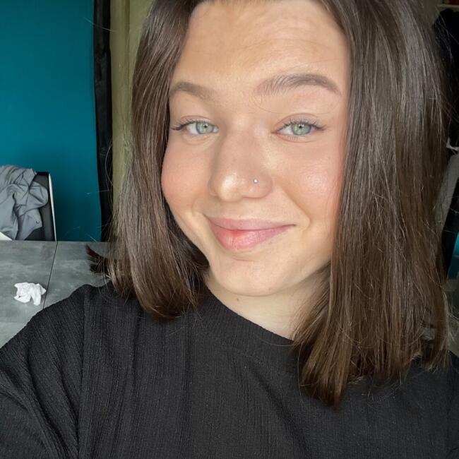 Babysitter in Auxerre: Ashley