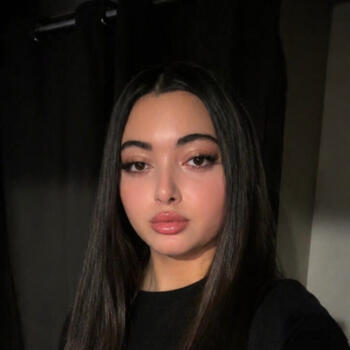 Babysitter in Paris: Salma