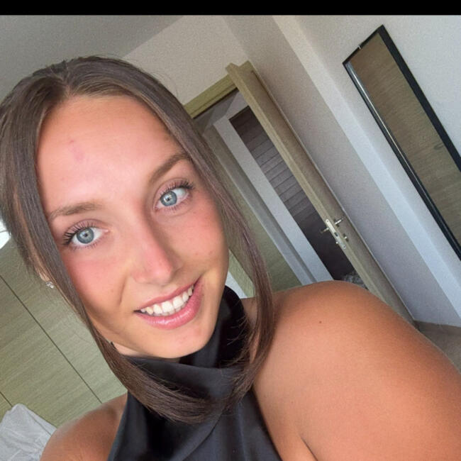 Babysitter in Ljubljana: Hana