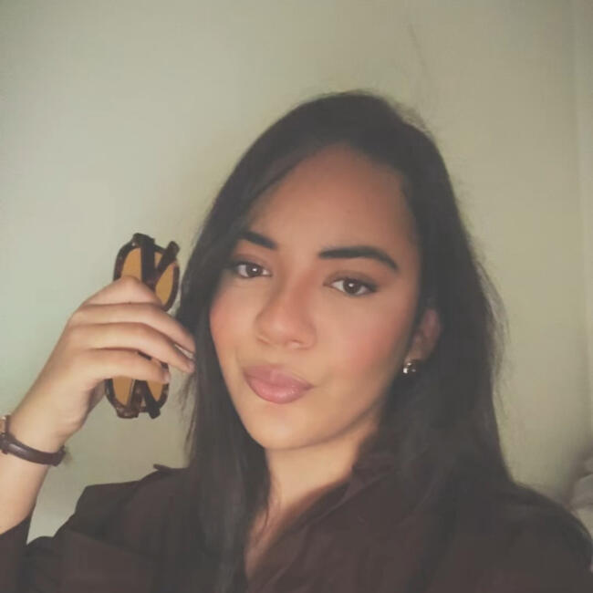 Babysitter in Aubenas: Lynda