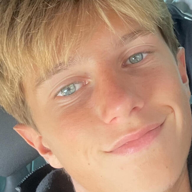 Babysitter in Saint-Nazaire: Olivier