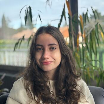 Babysitter in Leiden: Célène