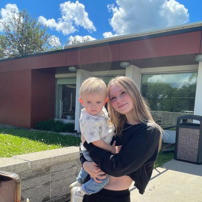 Babysitter in Ft Saskatchewan: Michelle