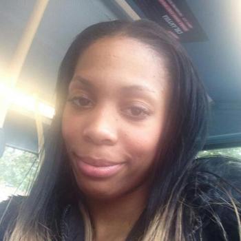 Babysitter London: Naomi simms