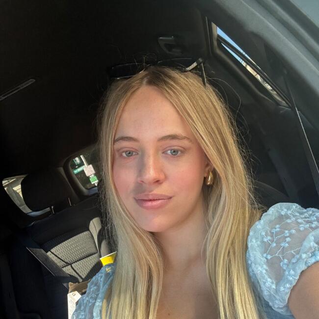 Babysitter in Etobicoke: Julia Nicole