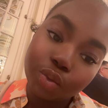 Babysitter in Montreal: Clara