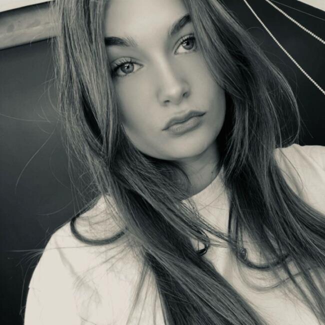 Babysitter in Toulouse: Elly
