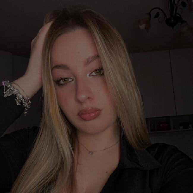 Babysitter a Triggiano: Giulia