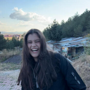 Babysitter Lonay: Chahinèze