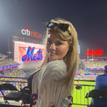 Babysitter in New York: Kaylie