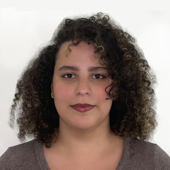 Babysitter in Poitiers: Lyna