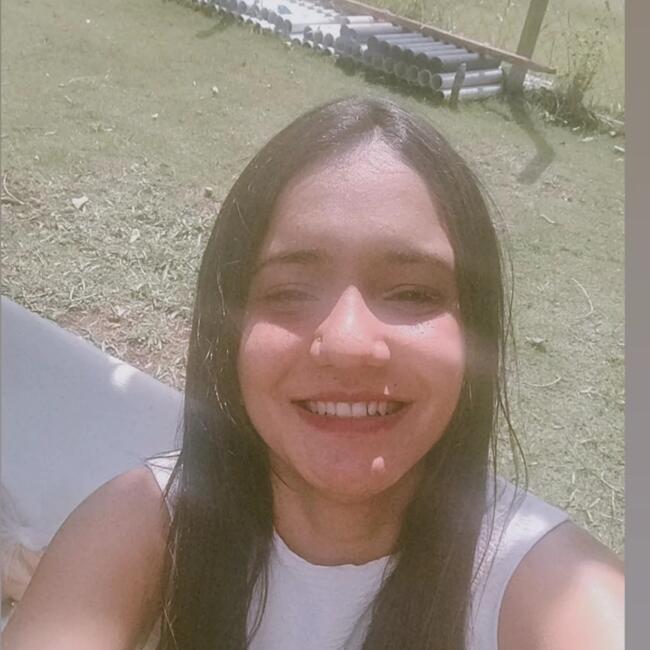 Babysitter in Cotia: Luana
