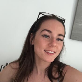 Babysitter in Leicester: Ellie