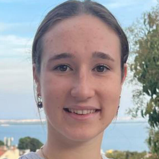 Babysitter in Royan: Marie-Alix