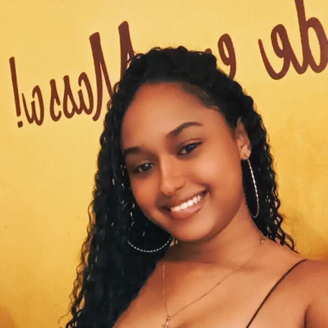 Babysitter in Magé: Evelyn