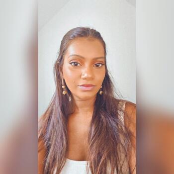 Babysitter Singapore Island: Mala