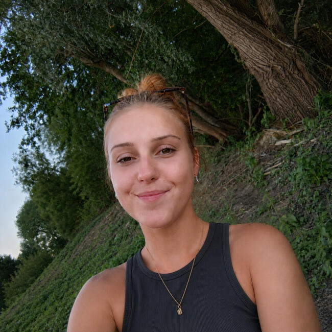 Babysitter in Zuid-Beijerland: Demi