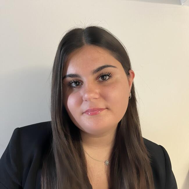 Babysitter in Saint-Paul-et-Valmalle: Louane