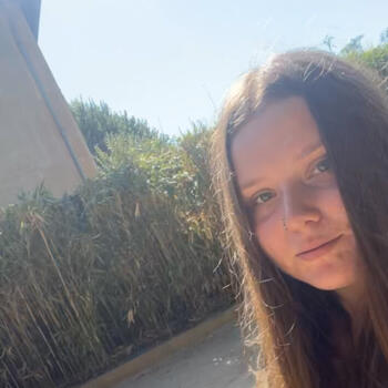 Babysitter in Ouroux-sur-Saône: Laura