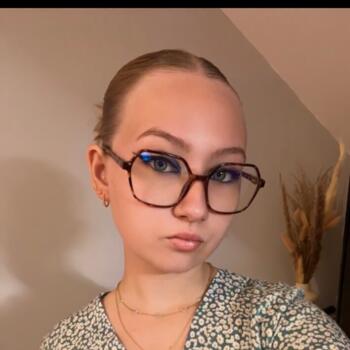 Babysitter in Châteauroux: Chloe