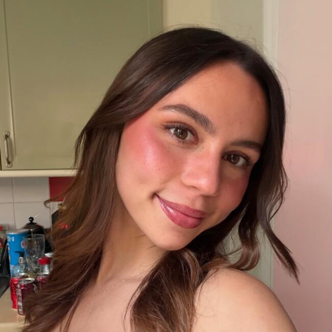 Babysitter in Guildford: Chahla