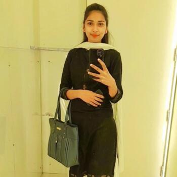 Babysitter in Chandīgarh (State of Haryāna): Neelam