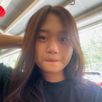 Babysitter in Singapore Island: Emily