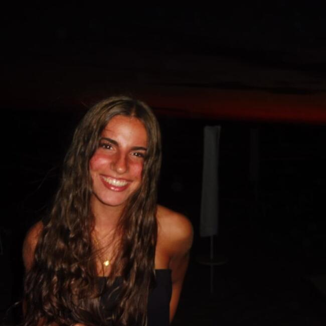 Babysitter in Venice: Giulia