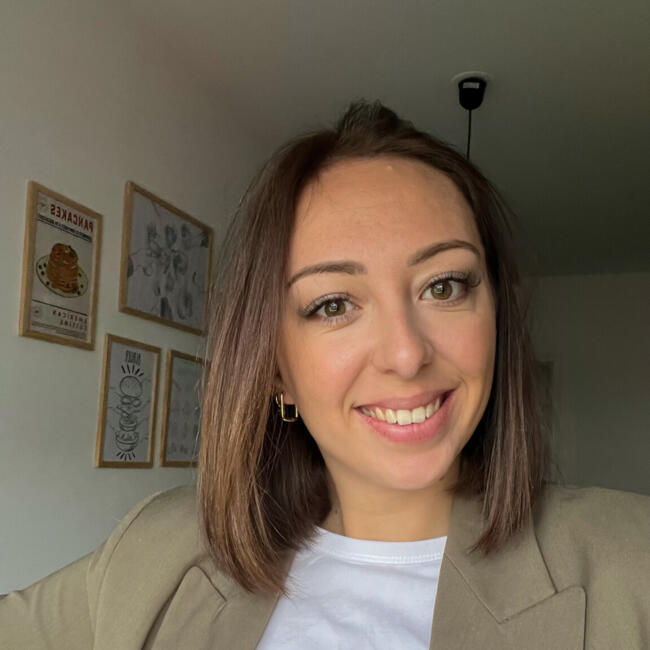 Babysitter in Sens-de-Bretagne: Lynn