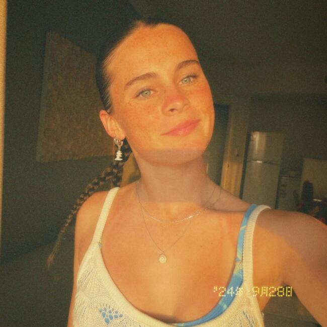 Babysitter in Mandurah: Zoe